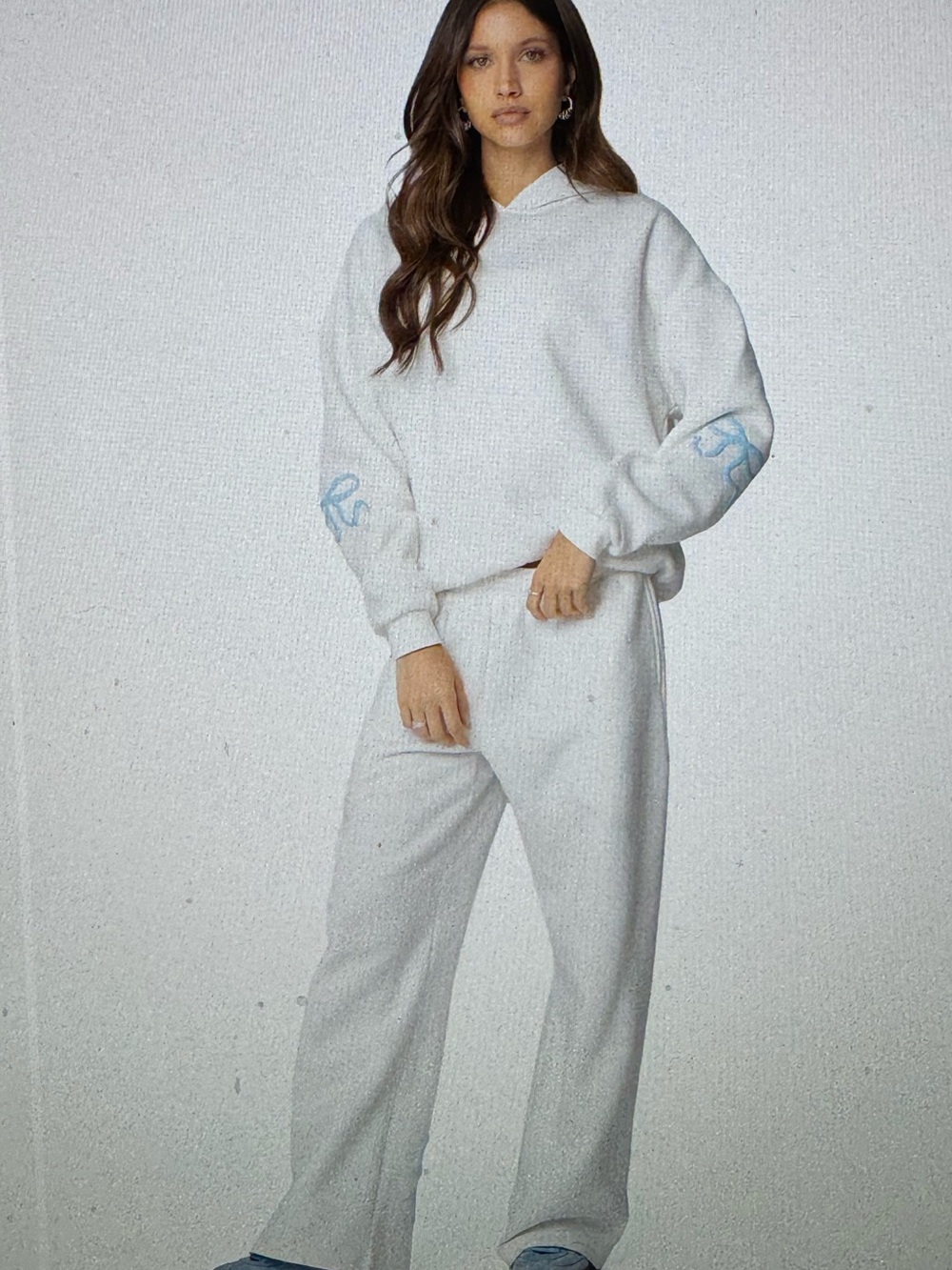 Edikted Bonney Bow Detail Hoodie -and Sweatpants in cream / Blue Bows